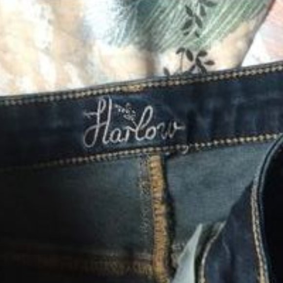 FLARLOW Embroidered Top Sz XS - Picture 5 of 5